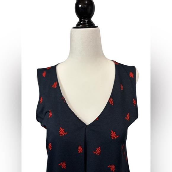 NWOT, Alfred Sung, Sleeveless Patterned V-Neck Blouse, XS, Navy & Red - Picture 3 of 8
